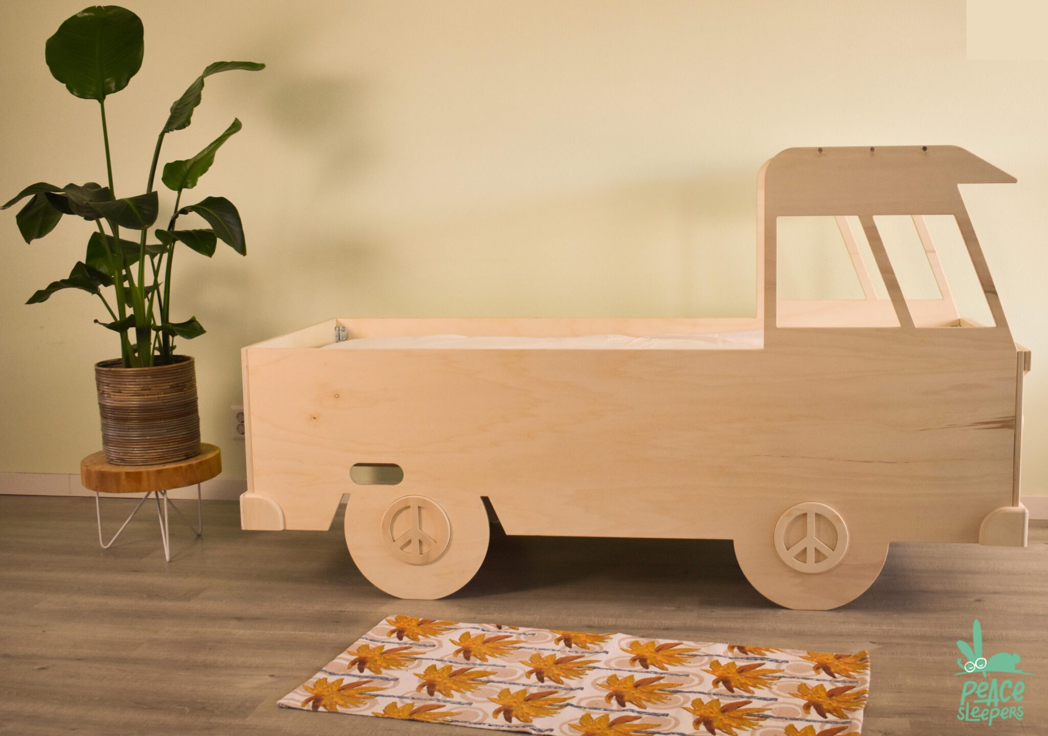 Kinderbed VW hout PeaceSleepers.nl